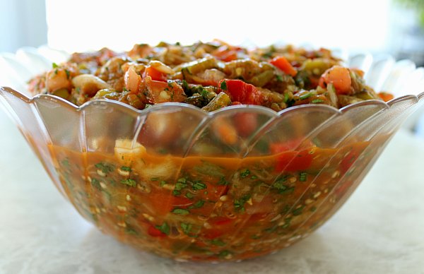 армянский салат из печеных овощей