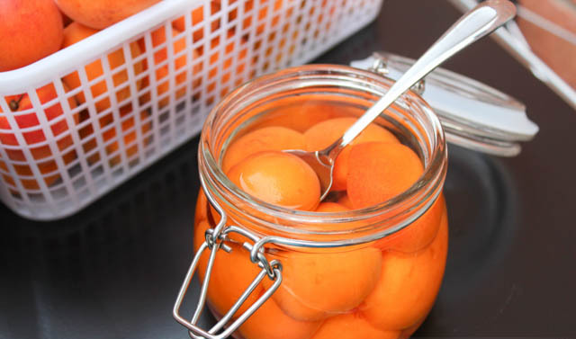 Консервирование абрикосов в домашних условиях