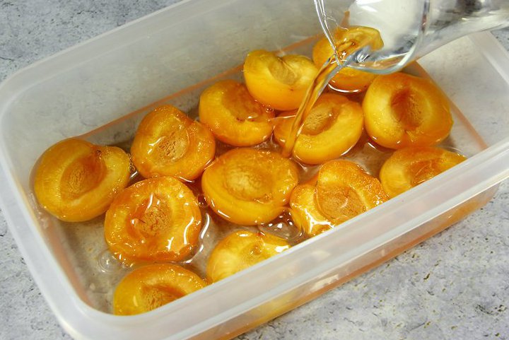 Как заморозить абрикосы на зиму свежими