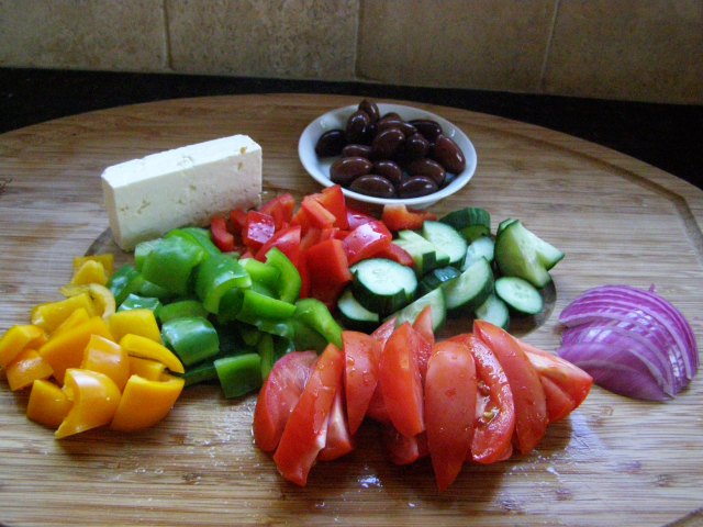 как нарезать овощи для салата