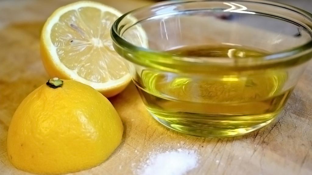 лимонный сок, масло и уксус