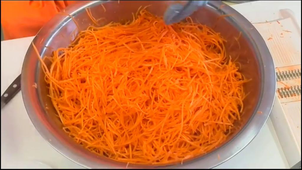 Шинкование моркови